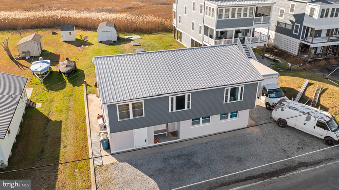 Exterior, Drone