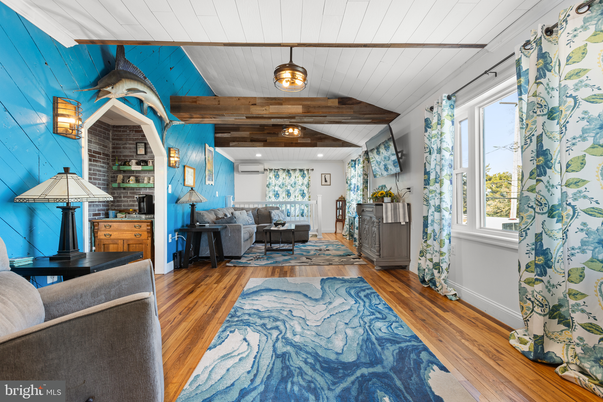 Interior, Living room, Recessed Lighting, Wooden Beams, Wood Texture Flooring