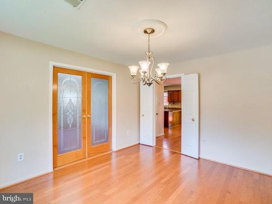 Chandelier, Empty room, Interior, Wood Texture Flooring