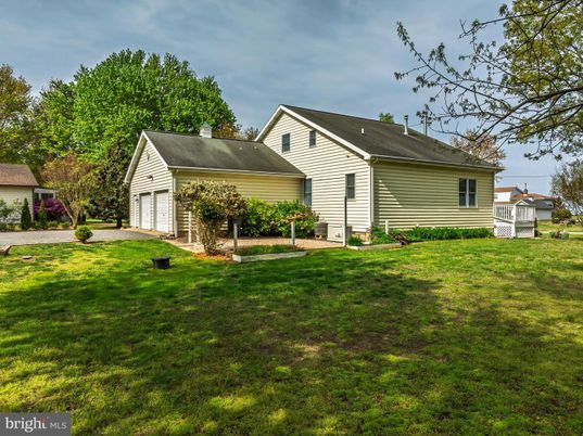 Backyard, Detached Garage, Exterior