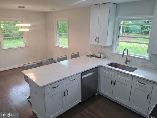 Interior, Kitchen, Pendant Lights, Recessed Lighting, Wood Texture Flooring