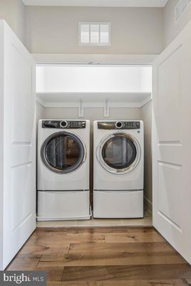 Interior, Utility Closets, Washer, Wood Texture Flooring