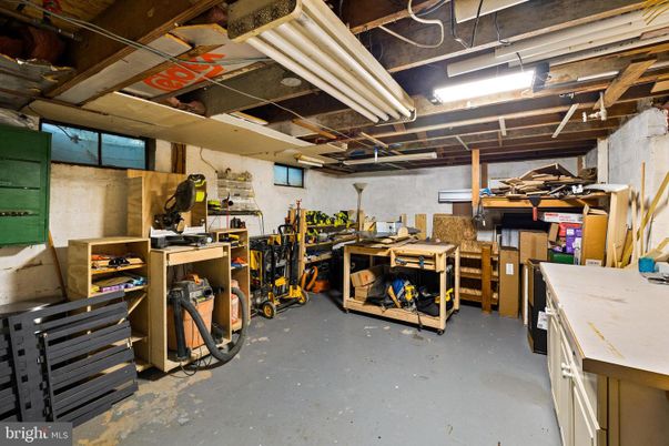 Garage, Interior