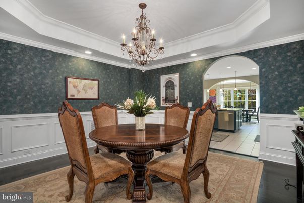 Chandelier, Dining room, Interior, Recessed Lighting, Wood Texture Flooring