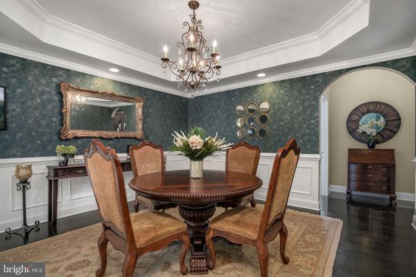 Chandelier, Dining room, Interior, Recessed Lighting, Wood Texture Flooring