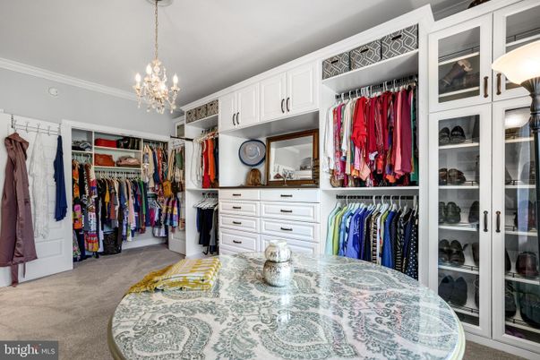 Chandelier, Interior, Walk-in Closets