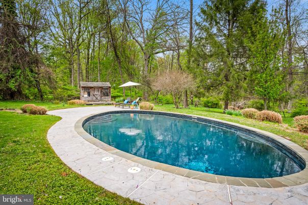 Exterior, Pool