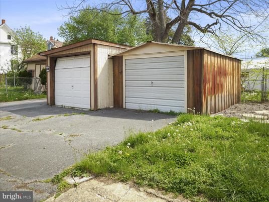 Detached Garage, Exterior