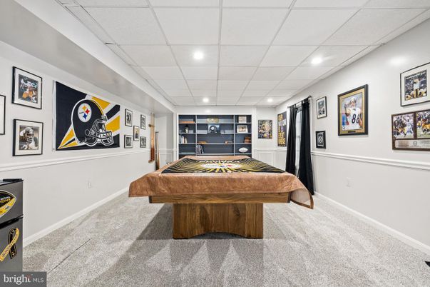 Billiard Table, Game Room, Interior, Recessed Lighting
