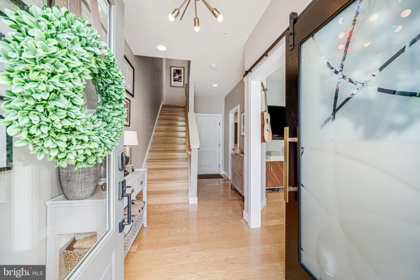 Interior, Pendant Lights, Recessed Lighting, Wood Texture Flooring