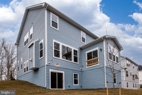 Exterior, Facade, Rowhouse