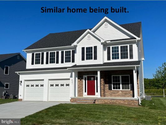 Attached, Exterior, Facade, Farmhouse