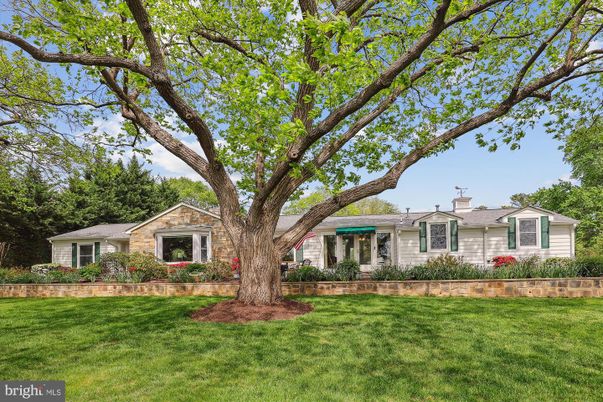 Backyard, Exterior, Facade, Ranch