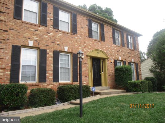 Exterior, Facade, Brick Facade, Georgian