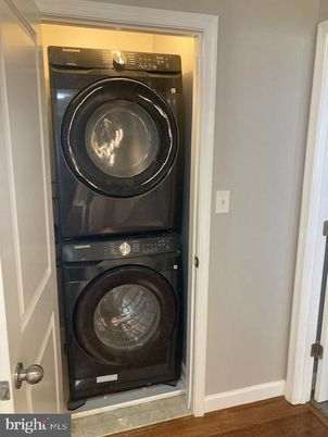 Interior, Utility Closets, Washer, Wood Texture Flooring