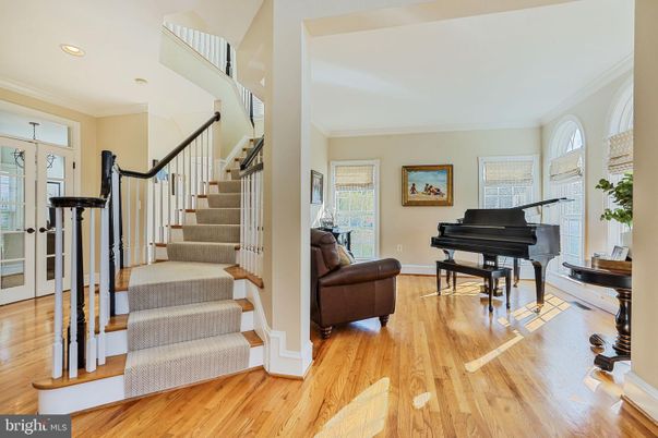 Interior, Piano, Recessed Lighting, Wood Texture Flooring