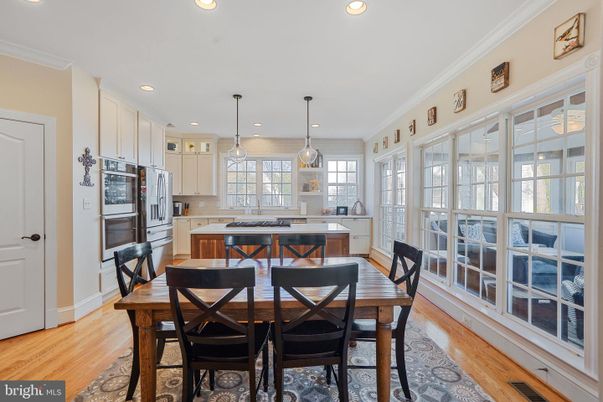 Dining room, Interior, Kitchen, Pendant Lights, Recessed Lighting, Wood Texture Flooring