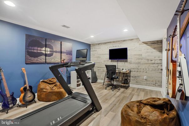 Fitness Equipment, Interior, Recessed Lighting, Stone Walls, Wood Texture Flooring