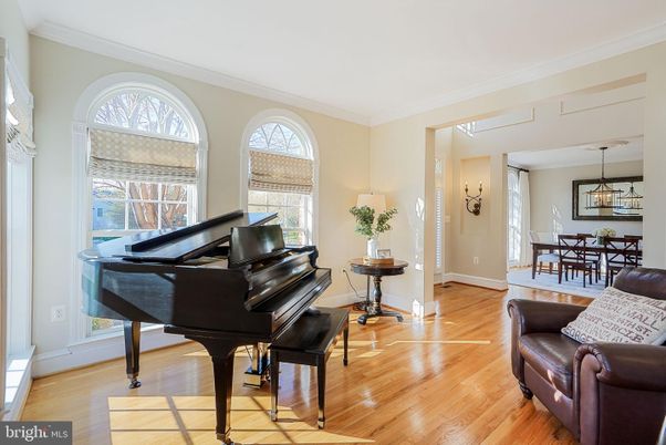 Dining room, Interior, Pendant Lights, Piano, Wood Texture Flooring