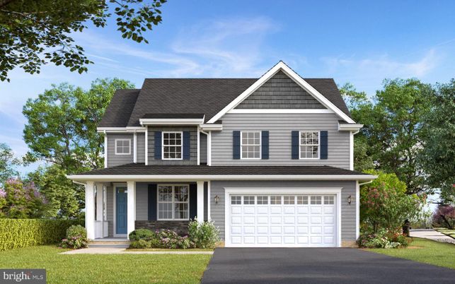 Attached, Exterior, Facade, Farmhouse