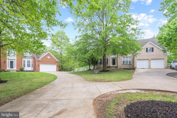 Attached, Detached Garage, Exterior, Facade, Brick Facade, Cape Cod
