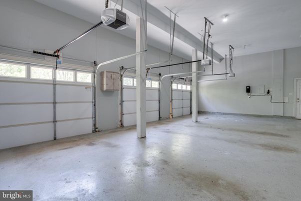 Garage, Interior