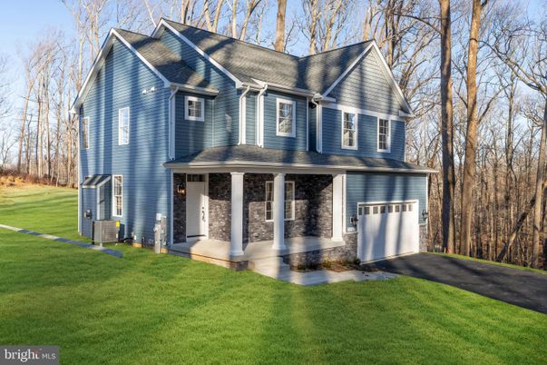 Attached, Exterior, Facade, Farmhouse
