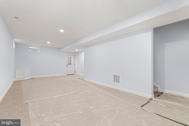 Empty room, Interior, Recessed Lighting
