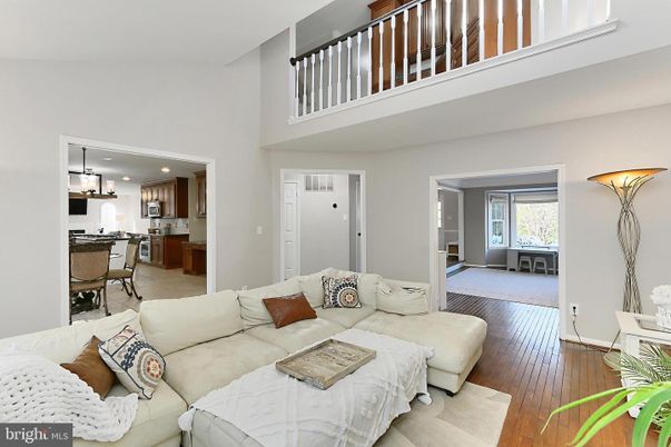 Dining room, Interior, Kitchen, Living room, Pendant Lights, Recessed Lighting, Wood Texture Flooring
