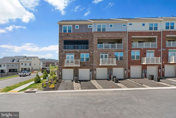 Attached, Exterior, Facade, Brick Facade, Rowhouse