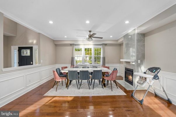 Dining room, Fireplace, Interior, Recessed Lighting, Wood Texture Flooring