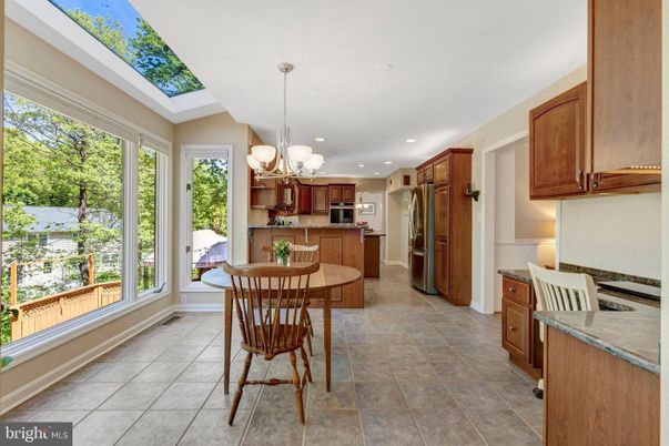 Chandelier, Dining room, Interior, Kitchen, Recessed Lighting, Stainless Steel Appliances