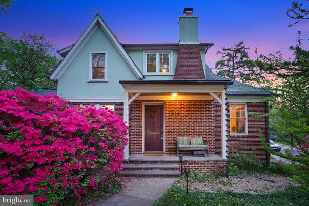 Exterior, Facade, Brick Facade, Queen Anne Victorian
