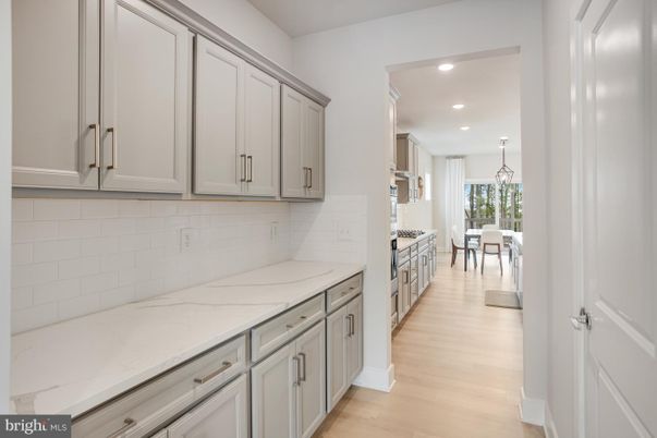Chandelier, Dining room, Interior, Kitchen, Pendant Lights, Recessed Lighting, Wood Texture Flooring