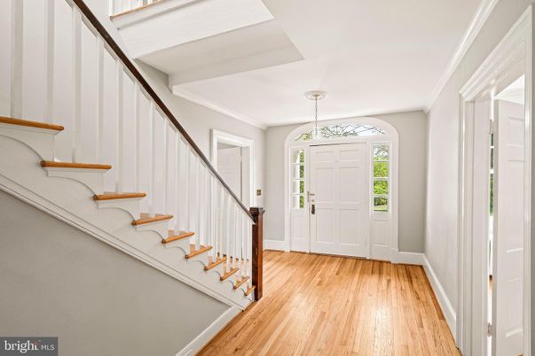 Interior, Pendant Lights, Wood Texture Flooring