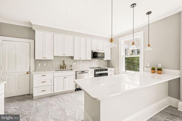 Interior, Kitchen, Pendant Lights, Stainless Steel Appliances