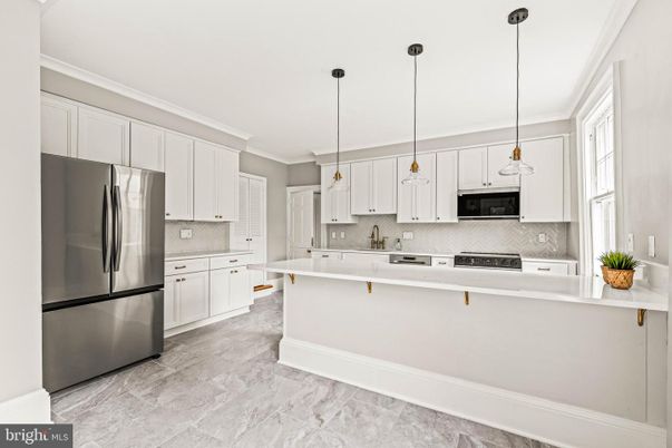 Interior, Kitchen, Pendant Lights, Stainless Steel Appliances