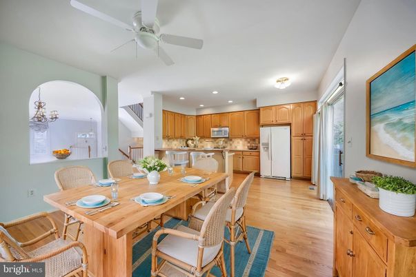 Dining room, Interior, Kitchen, Recessed Lighting, Wood Texture Flooring
