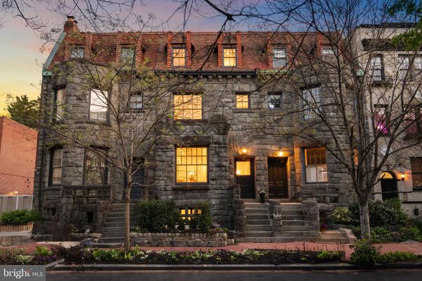 Exterior, Facade, Brick Facade, Rowhouse
