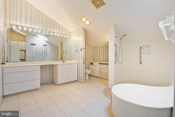 Bathroom, Dual Sink Vanities, Free Standing Baths, Interior, Recessed Lighting