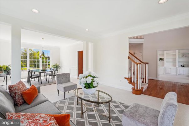 Dining room, Interior, Living room, Pendant Lights, Recessed Lighting, Wood Texture Flooring