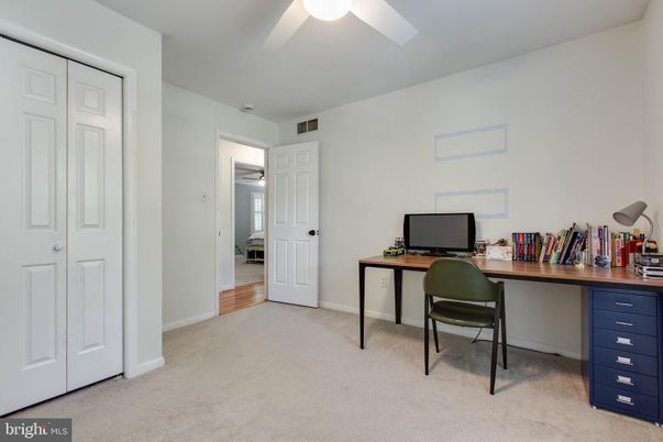 Home Office, Interior