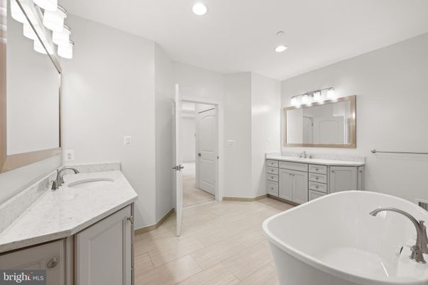 Bathroom, Dual Sink Vanities, Free Standing Baths, Interior, Recessed Lighting