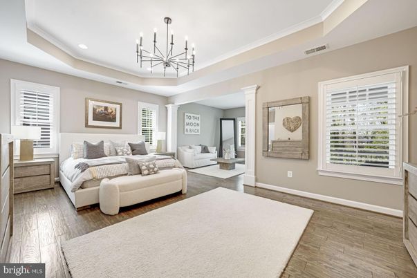Bedroom, Interior, Living room, Pendant Lights, Recessed Lighting, Wood Texture Flooring
