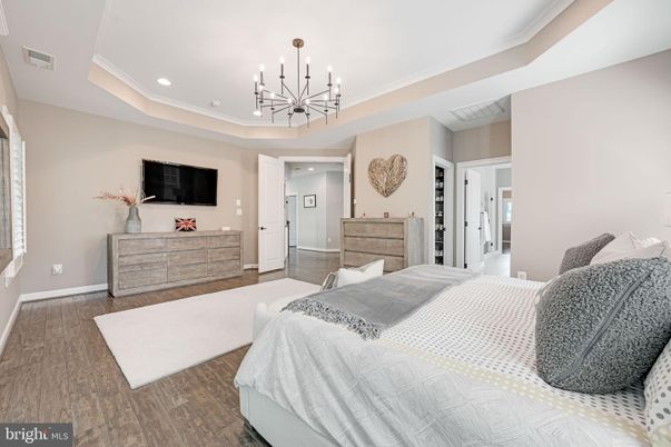 Bedroom, Interior, Pendant Lights, Recessed Lighting, Wood Texture Flooring