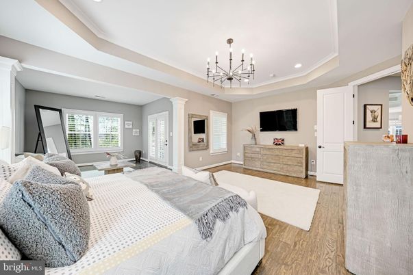 Bedroom, Interior, Pendant Lights, Recessed Lighting, Wood Texture Flooring