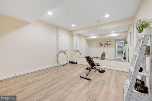 Fitness Equipment, Interior, Recessed Lighting, Wood Texture Flooring