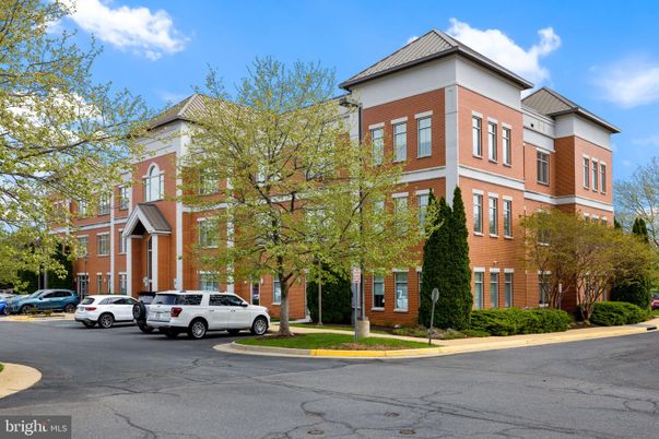Exterior, Facade, Brick Facade, Rowhouse
