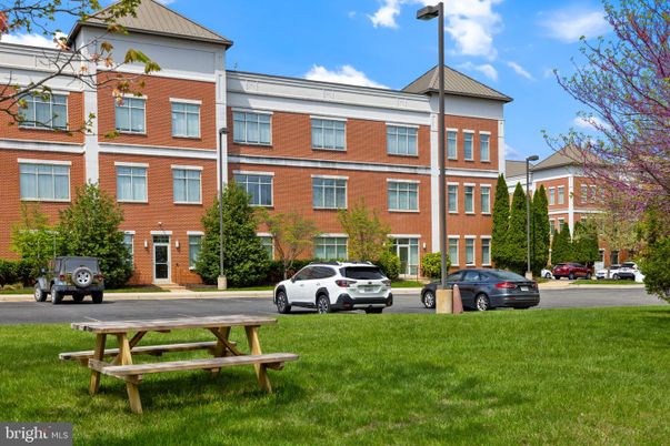 Exterior, Facade, Brick Facade, Georgian