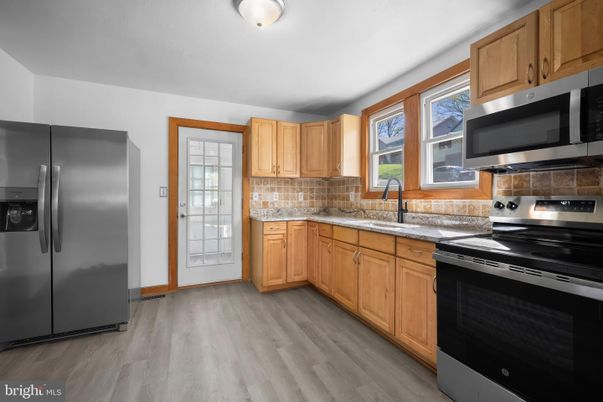 Interior, Kitchen, Stainless Steel Appliances, Wood Texture Flooring